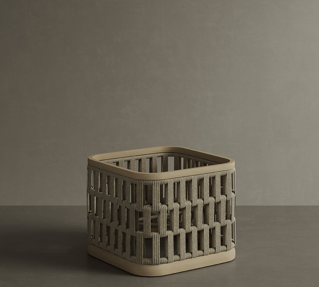 N2 light planter large life style image